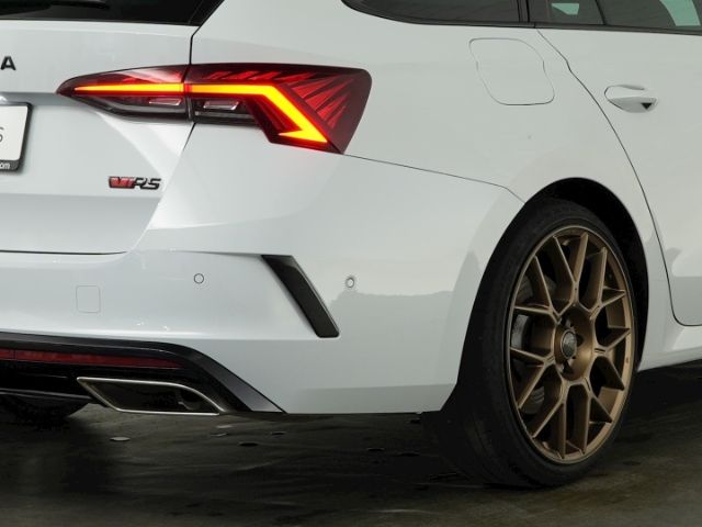 Octavia COMBI RS TSI DSG+AHK+LED+NAVI+RÜCKFAHRKA