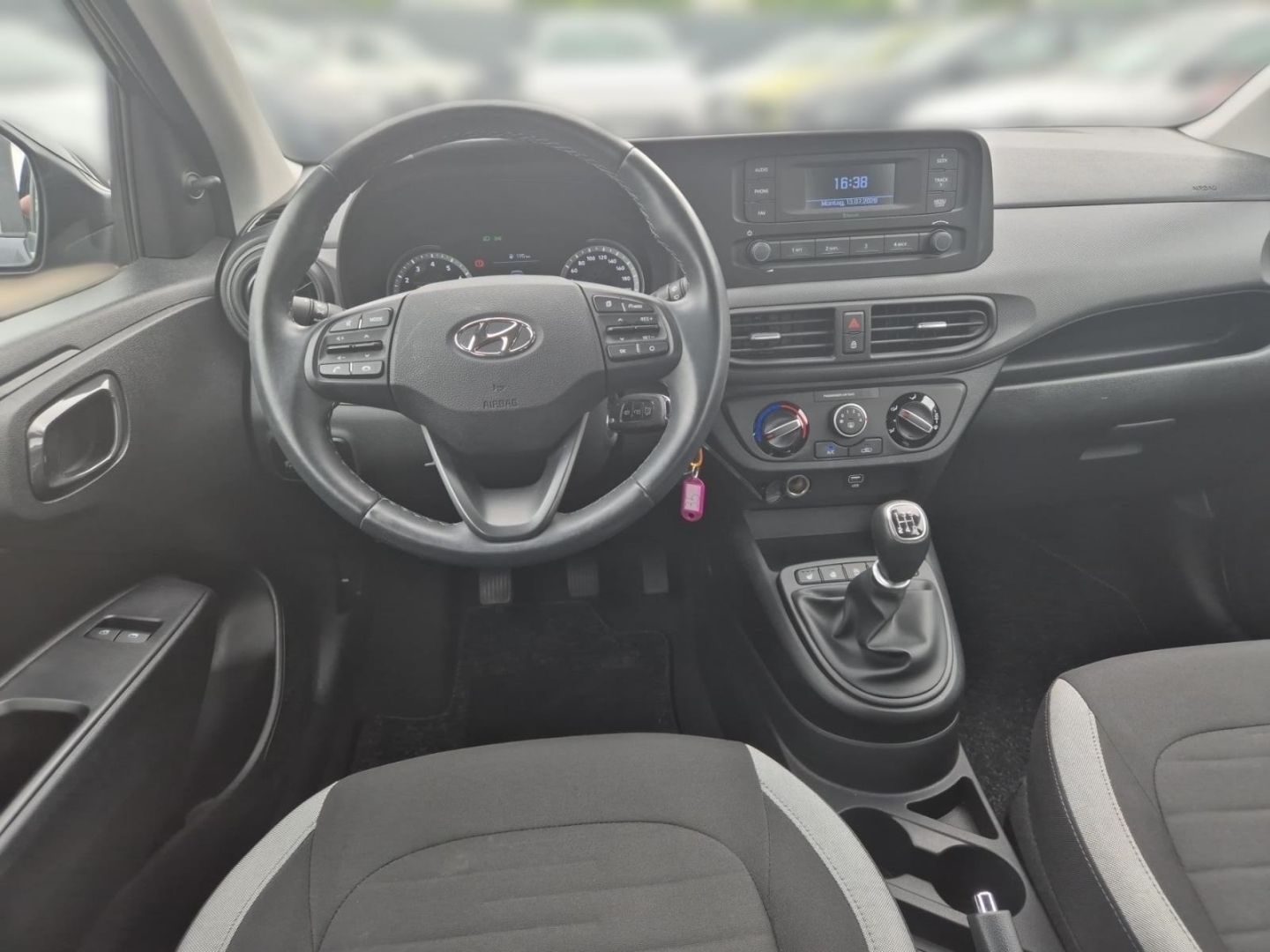 Fahrzeugabbildung Hyundai i10 Select Navi Apple CarPlay Android Auto Musik