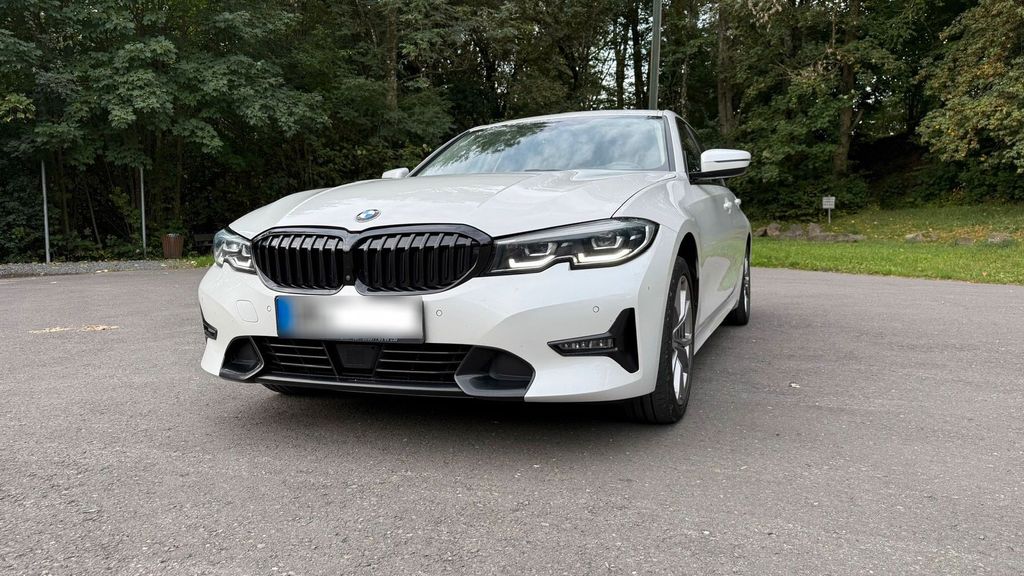 Image of BMW 330