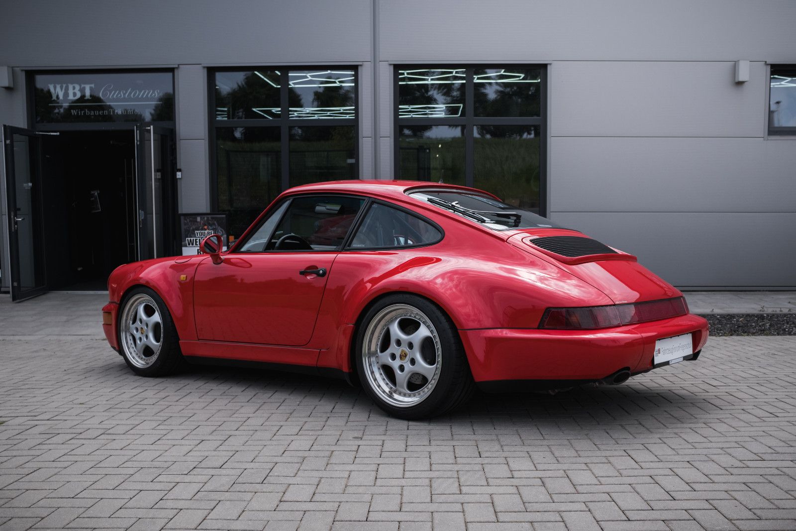 Fahrzeugabbildung Porsche 964 WTL Coupe-Lotec Biturbo-APCarDesign checked!