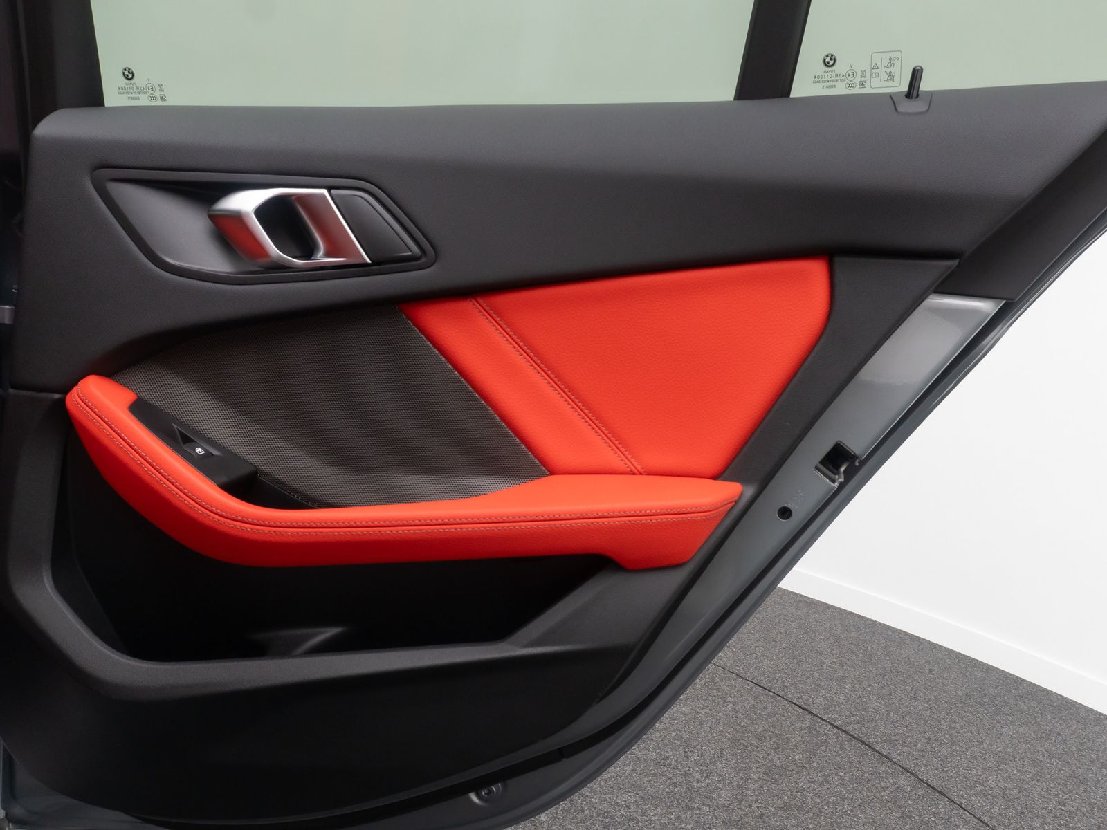 Fahrzeugabbildung BMW 120i M Sport HUD Kamera DAB H/K Alarm LED 18Zoll