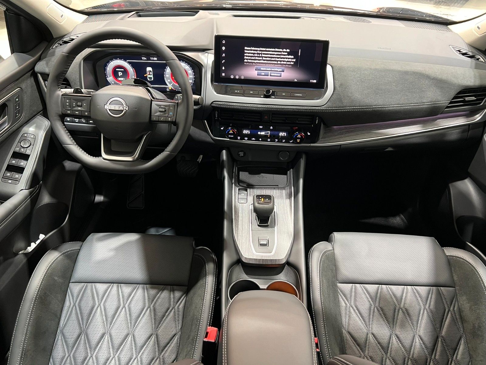 Fahrzeugabbildung Nissan Qashqai 1.3 MHEV -X-tronic Tekna+Premium