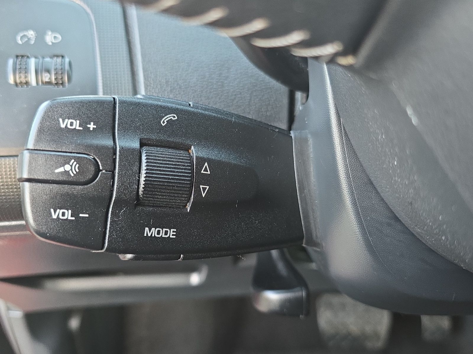 Fahrzeugabbildung SEAT Ibiza SC FR AUTOMATIK NAVI SHZ KLIMA