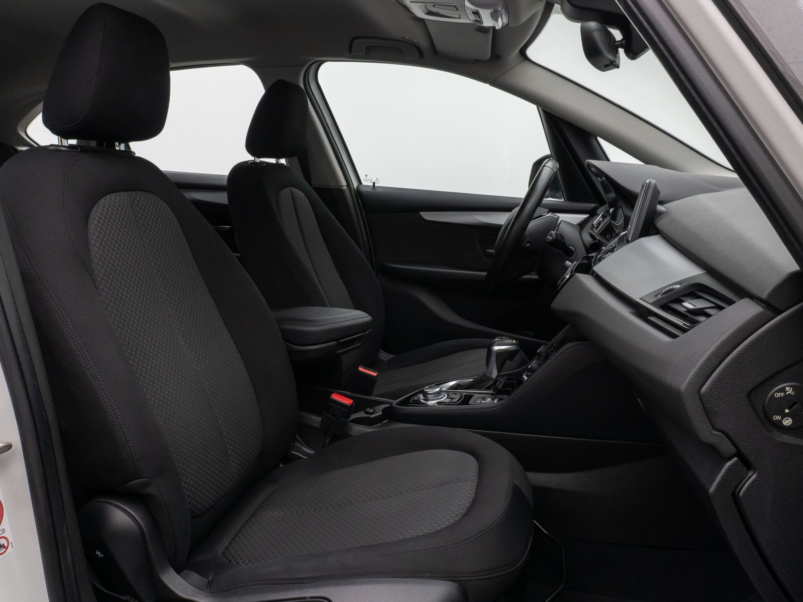 Fahrzeugabbildung BMW 218i Active Tourer Navi Sitzhz Geschwindigkeitsr