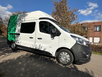 Opel Vivaro - 1