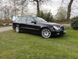 Mercedes-Benz Mercedes E-Klasse W211 320 CDI Sportpaket - Mercedes-Benz 320 mit Diesel-Antrieb: Kombi