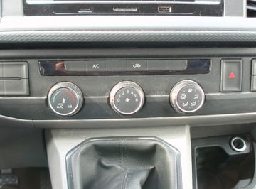 Volkswagen T6 Transporter - 10
