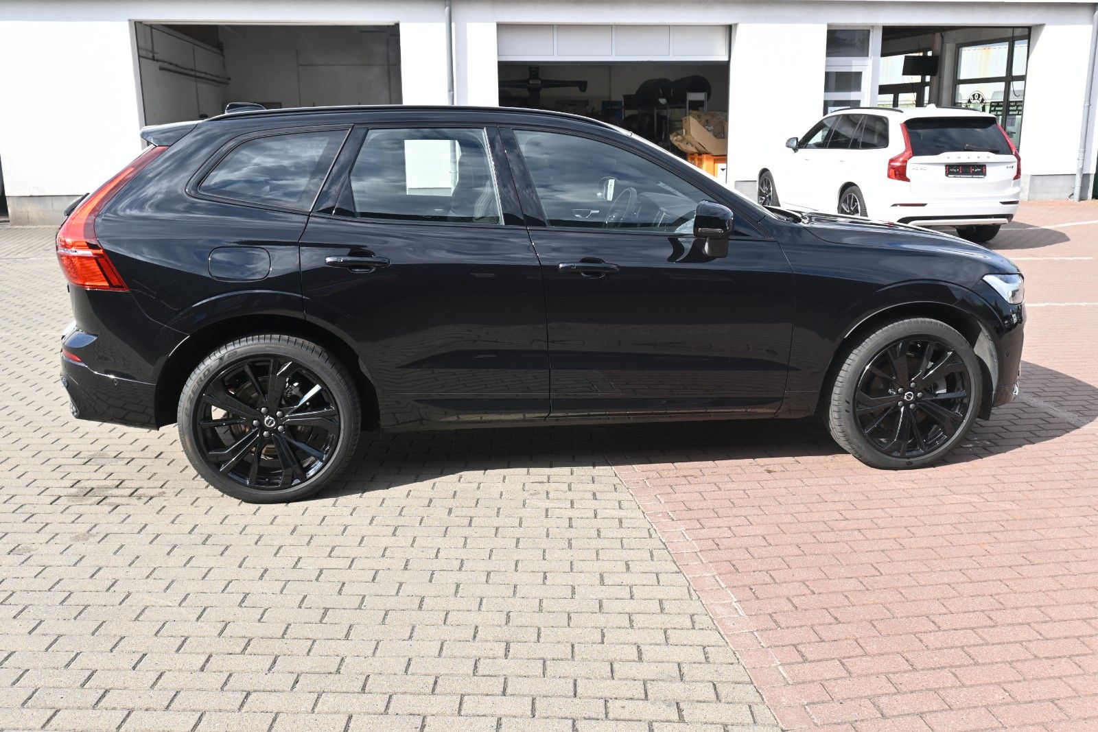 Fahrzeugabbildung Volvo XC60 T8 Ultimate Black Edit.*360°*AHK*HUD*PANO*