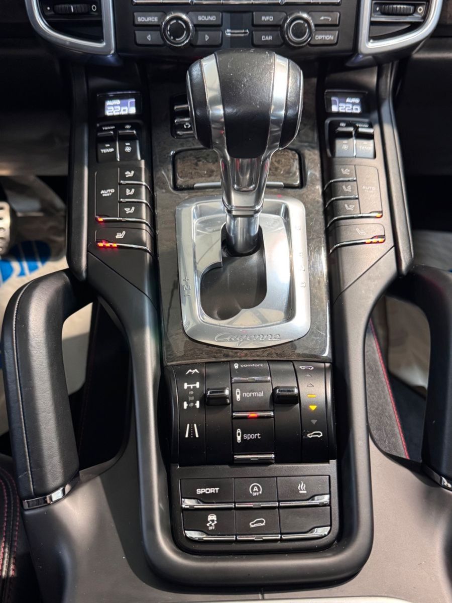 Porsche Cayenne GTS 4,8L PANO*BOSE*STHZ*PCM*21*KAME*2.H foto 16
