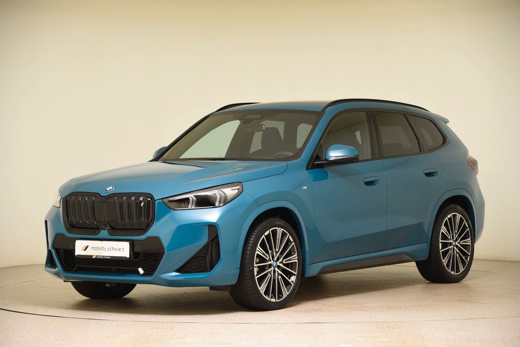 Image of BMW iX1