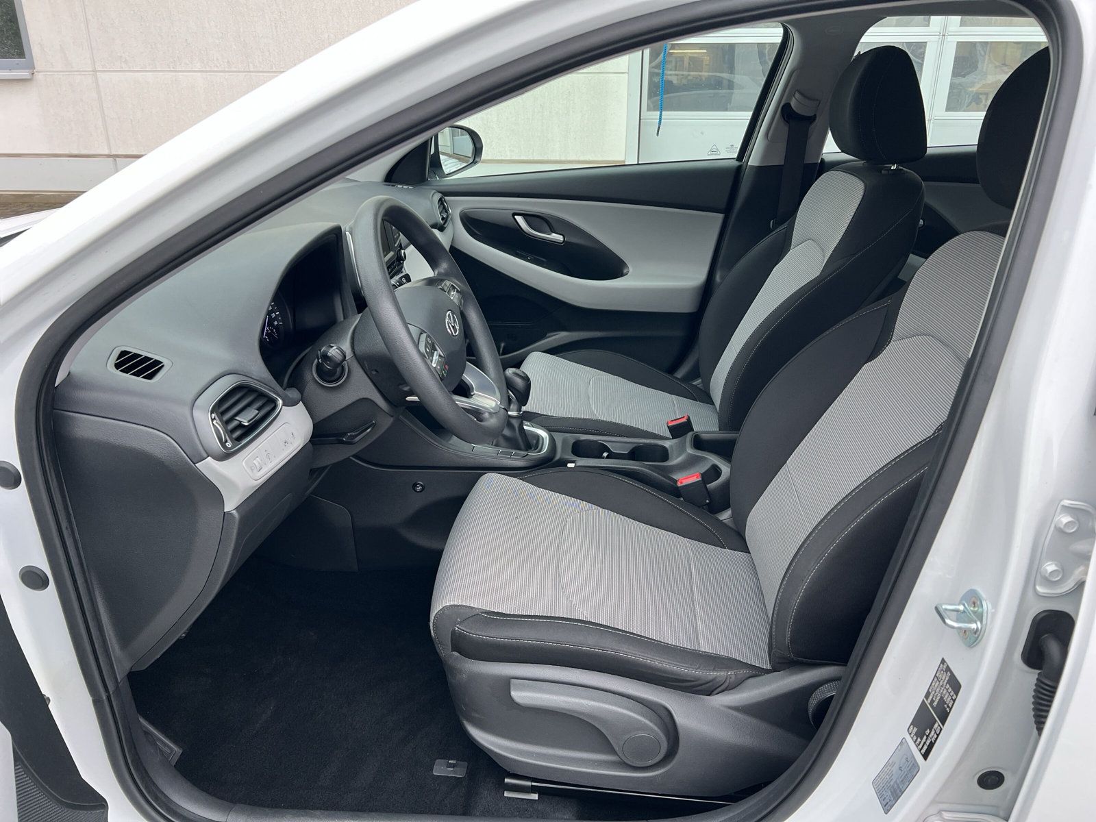 Fahrzeugabbildung Hyundai i30 Select KLIMA PDC SHZ