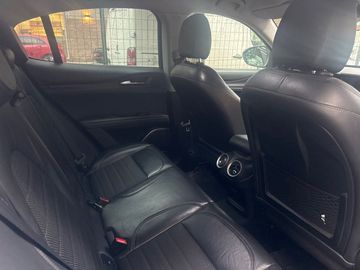 Alfa-Romeo Stelvio - 7
