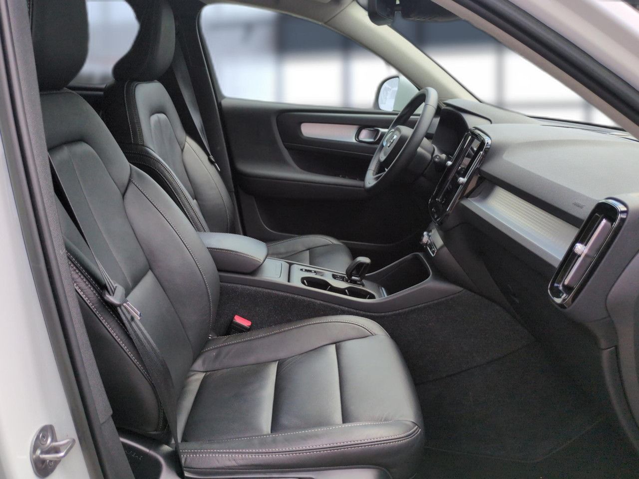 Volvo XC40 T3 Momentum Pro 2WD Automatik Bluetooth LED foto 21