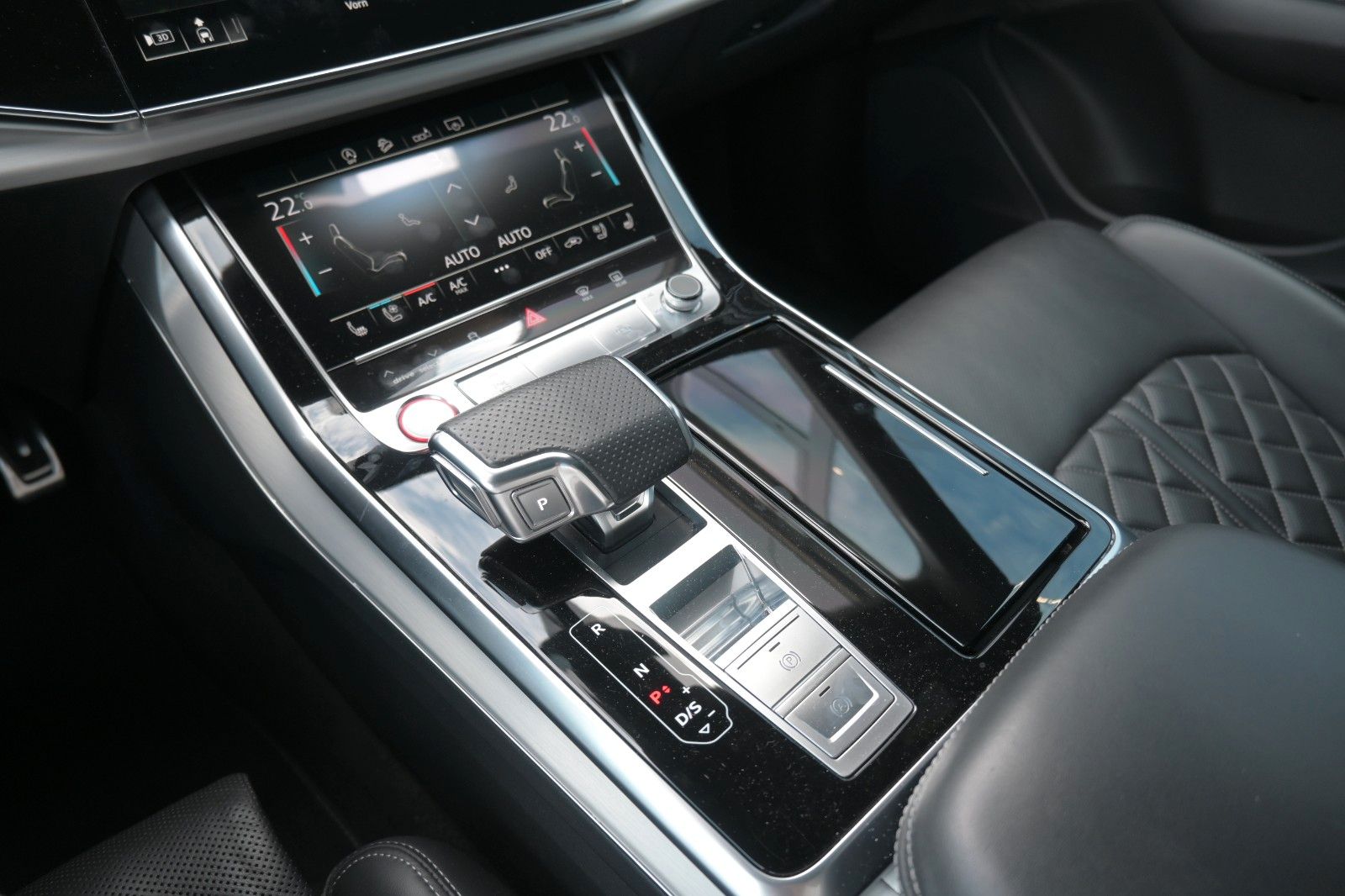 Fahrzeugabbildung Audi SQ7**Mietkauf** TDI*MASS*LUFT*360°*PANO