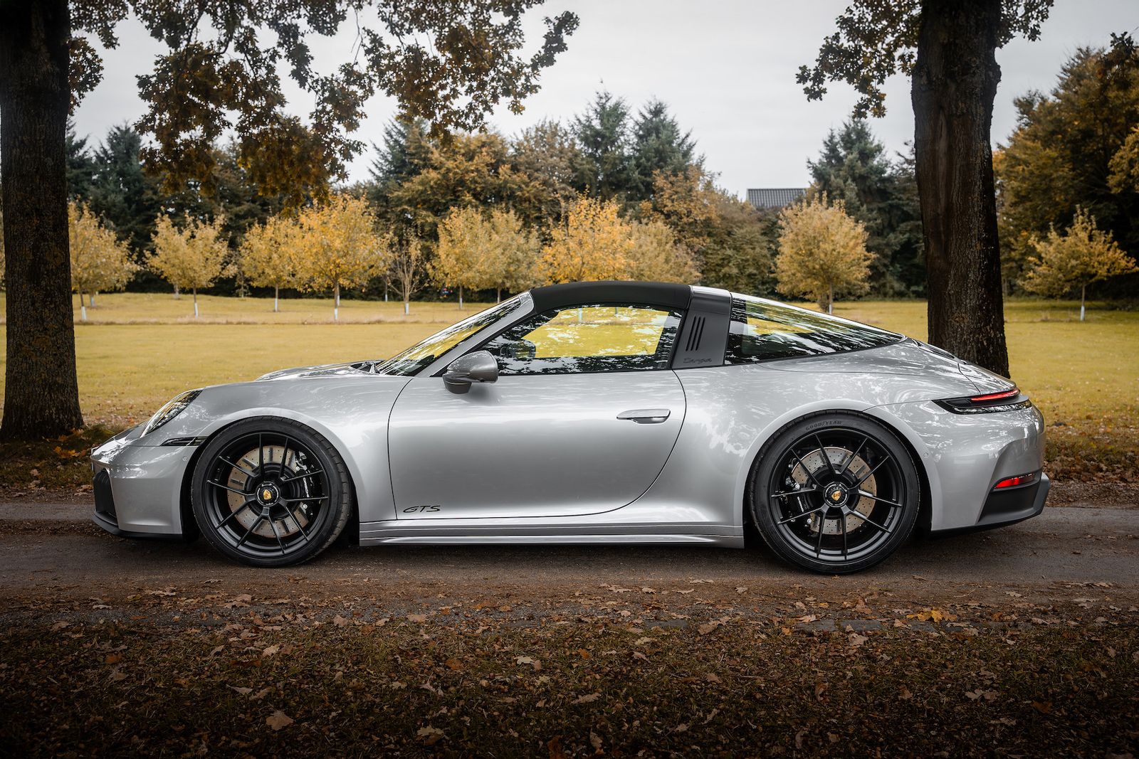 Fahrzeugabbildung Porsche 911 992 .2 Targa 4 GTS T-Hyb. BURMESTER|LIFT|930