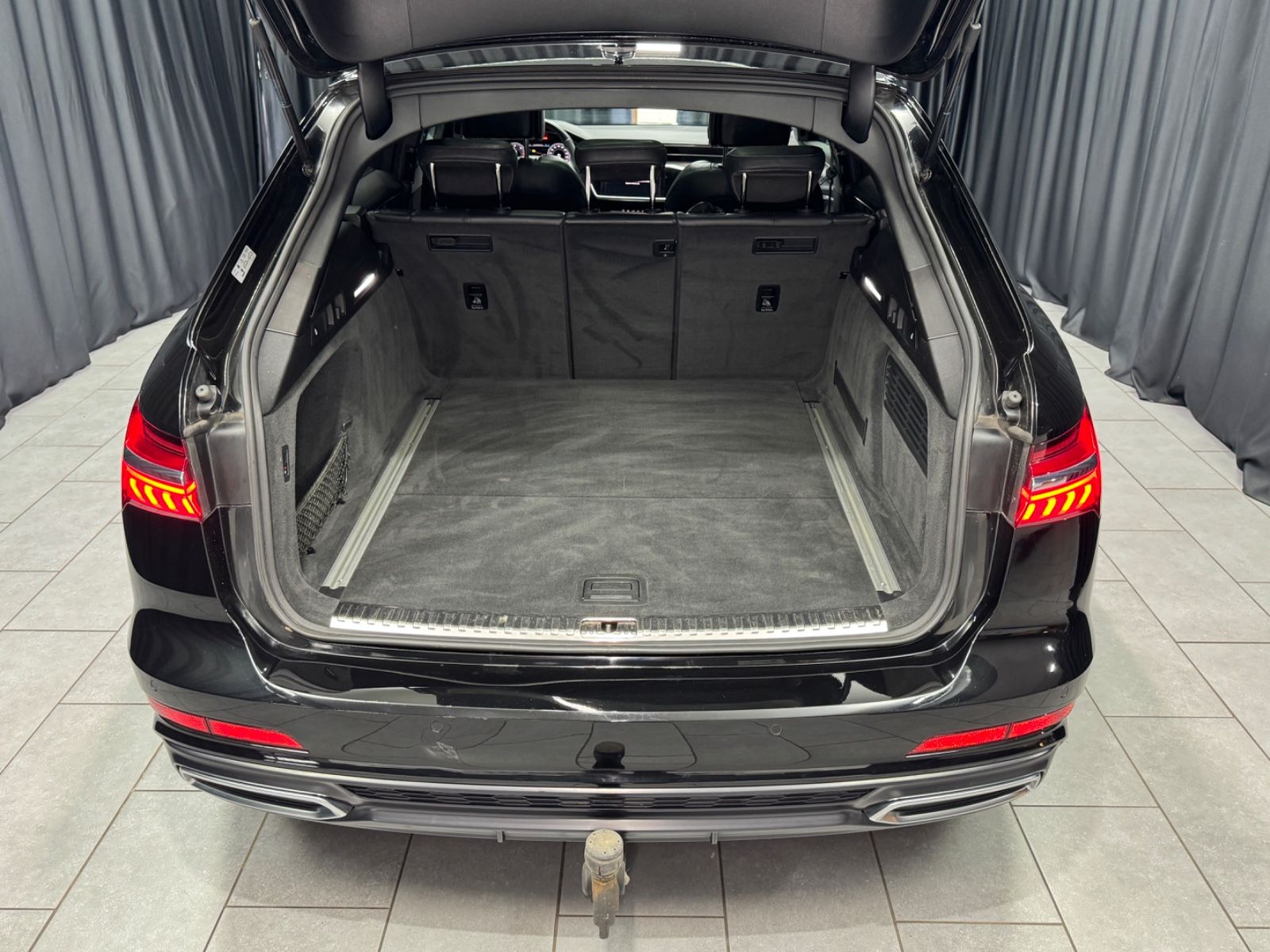 Fahrzeugabbildung Audi A6 Avant 50 TDI quattro sport|S-LINE|PANO|MATRIX