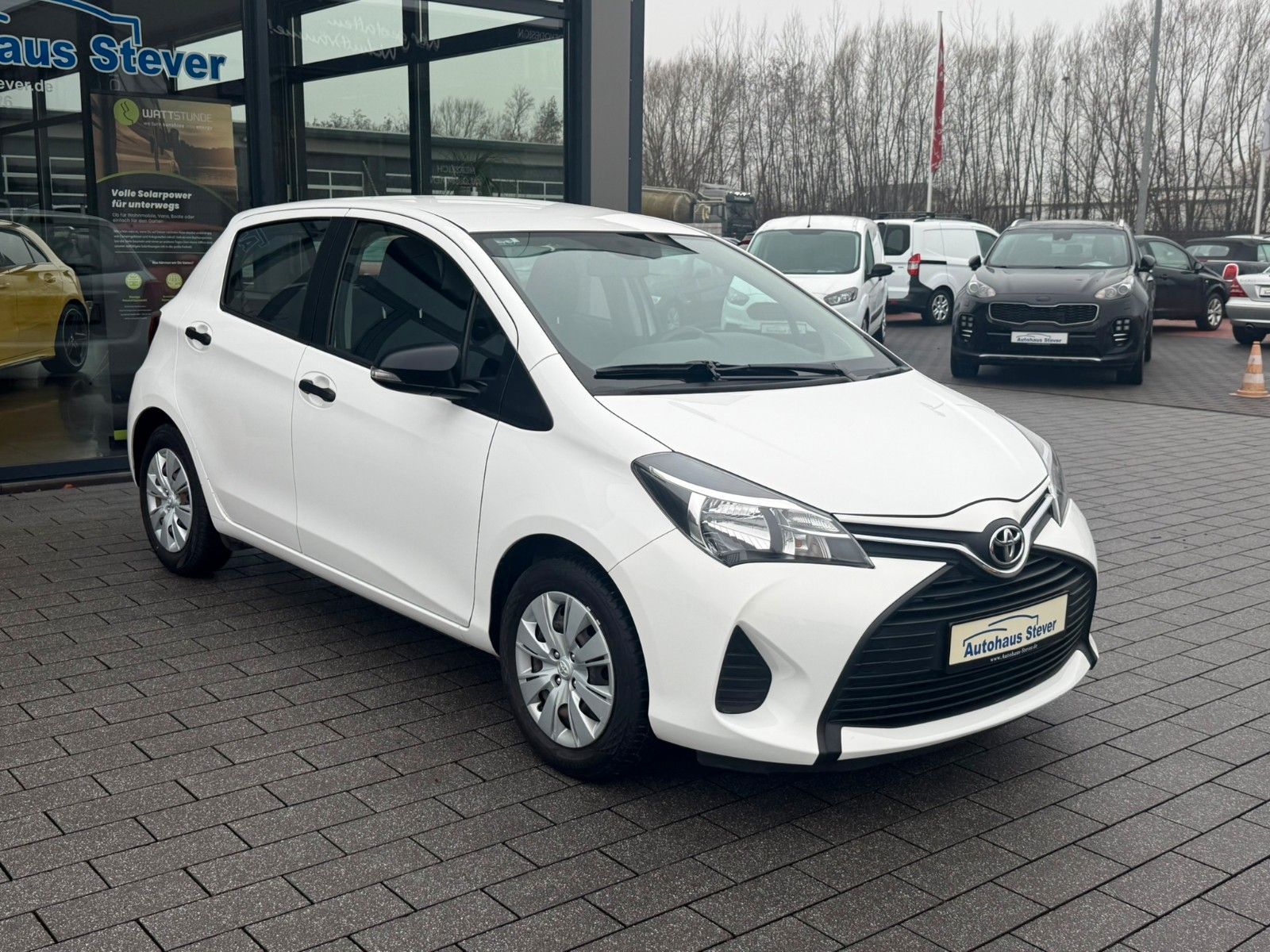 Fahrzeugabbildung Toyota Yaris Basis