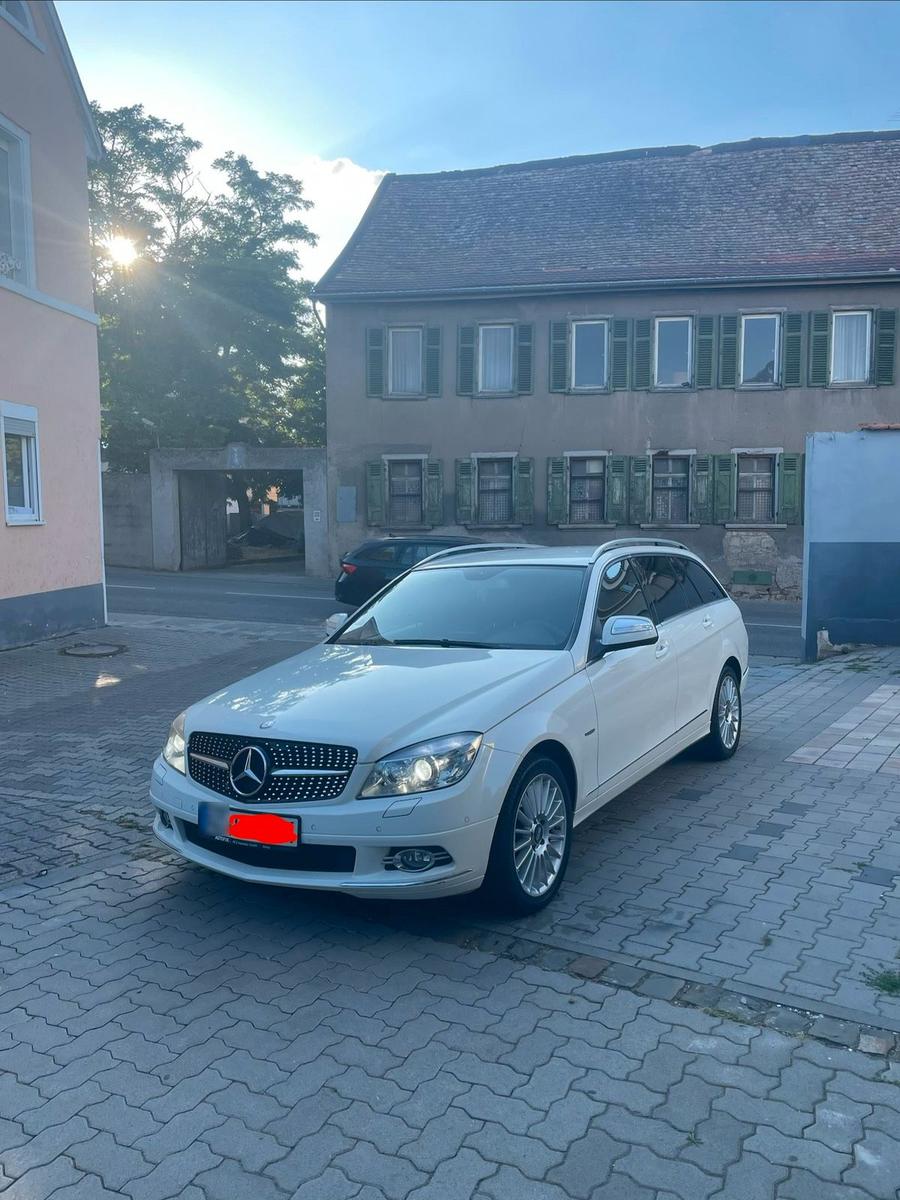 Mercedes-Benz C320 2008 — rear view