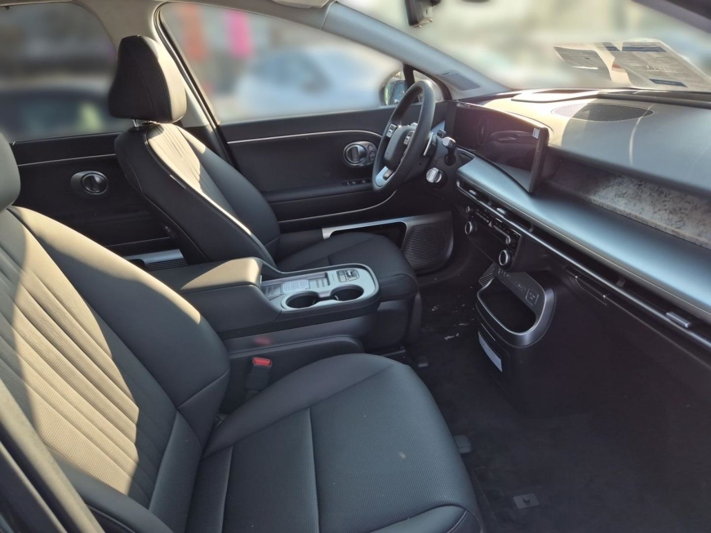 Fahrzeugabbildung Hyundai IONIQ 9 110 kW 4WD Uniq Panoramadach+ Swivel-Pak