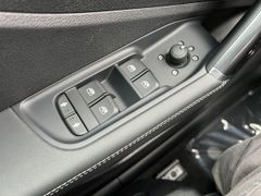 Fahrzeugabbildung Audi Q2 35 TDI sport S LINE ACC KEYLESS LED