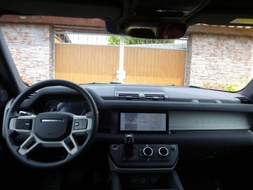 Land-Rover Defender - 9