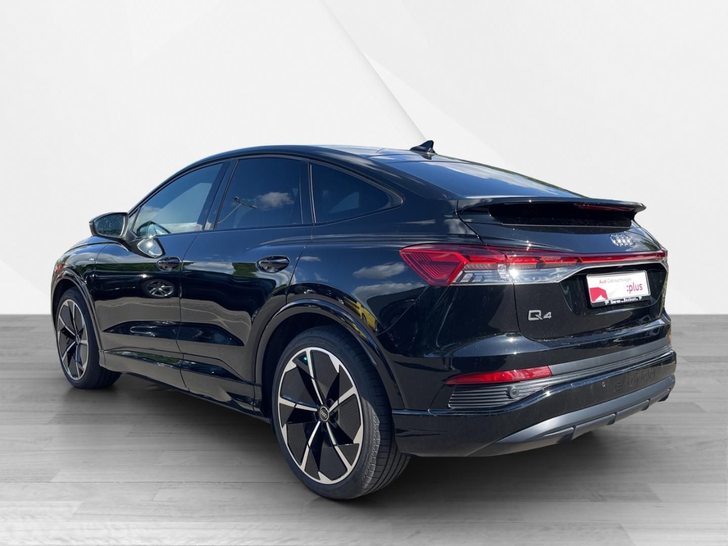 Fahrzeugabbildung Audi Q4 Sportback e-tron 50 S-Line Matrix 21" Sonos