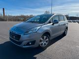 Peugeot 5008 Style - 1.2 e-THP 130PS - 10611 - silberne Peugeot 5008