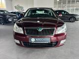 Skoda Octavia Lim. Ambition*SHZ*PDC*Automatik*AHK*Allw - Skoda Octavia mit Benzin-Antrieb: Limousine, Automatik