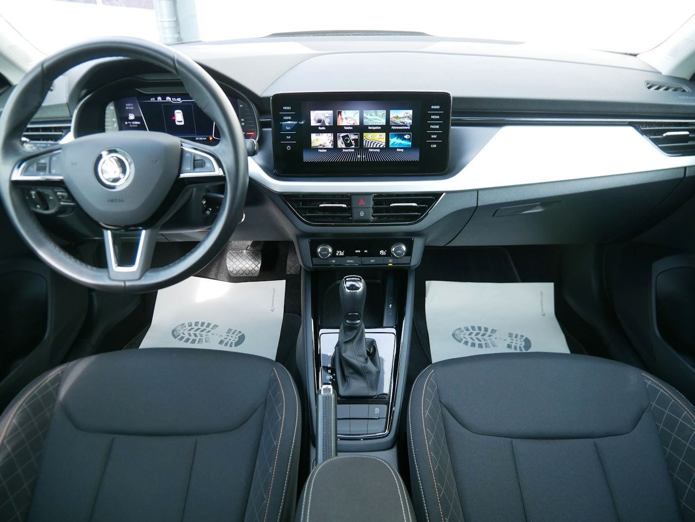 Fahrzeugabbildung SKODA Kamiq 1.0 Ambition DSG LED PDC Klimaautomatik AL