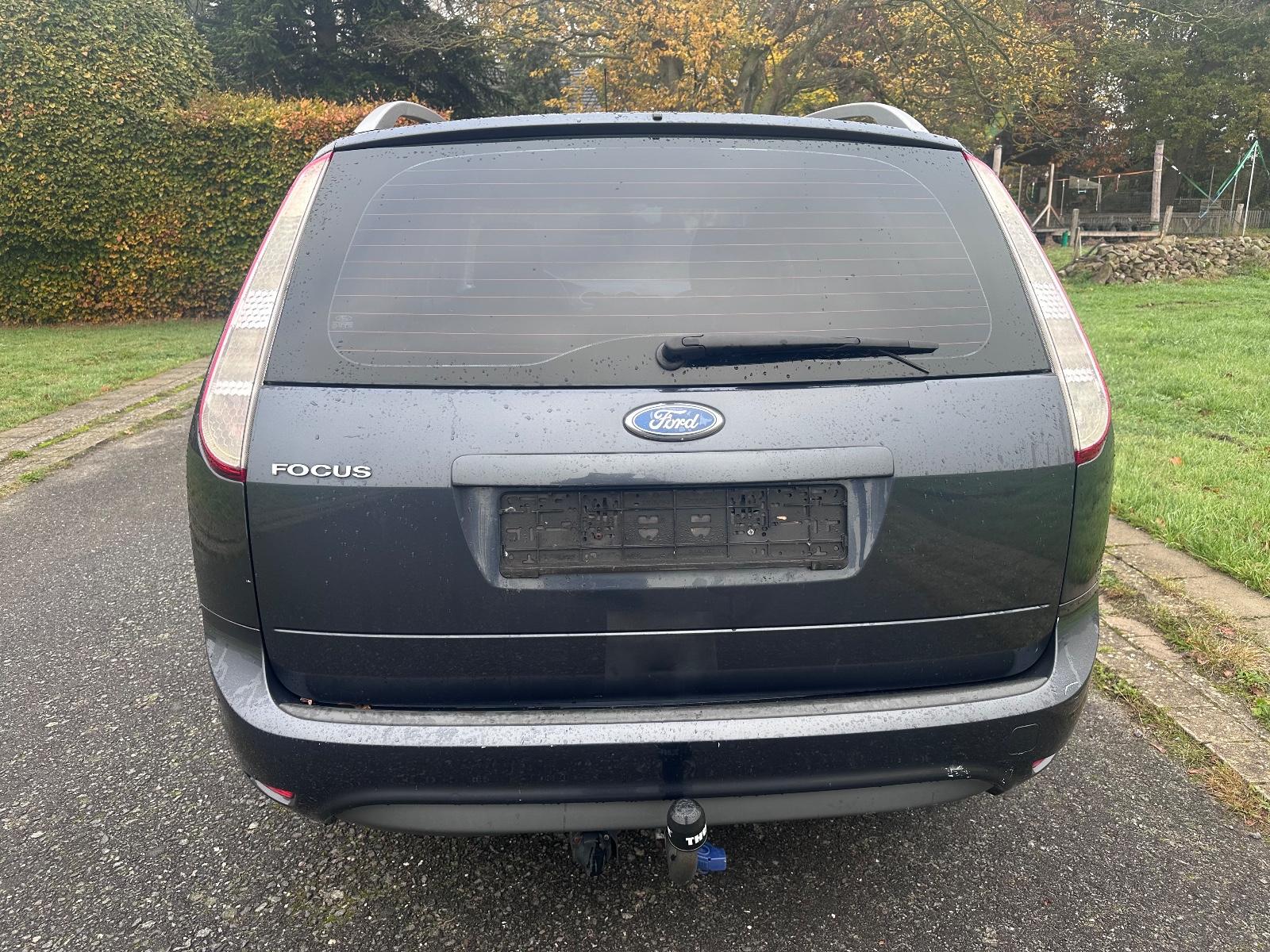 Ford Focus 2010 — engine 1.596 cm³, 101 HP (74kW)
