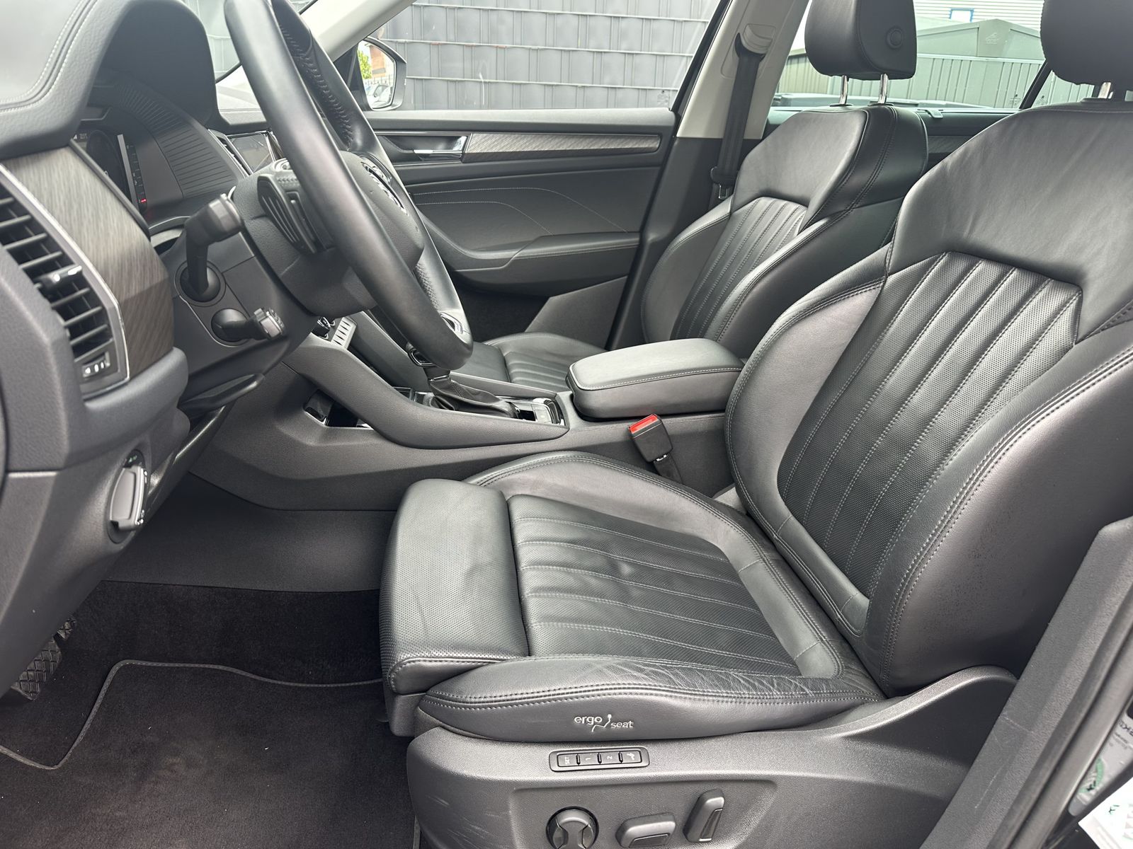 Fahrzeugabbildung SKODA Kodiaq 4x4 Style NAV+MATRIX+ACC+STANDHEIZUNG+VC