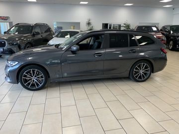 BMW 330 - 2