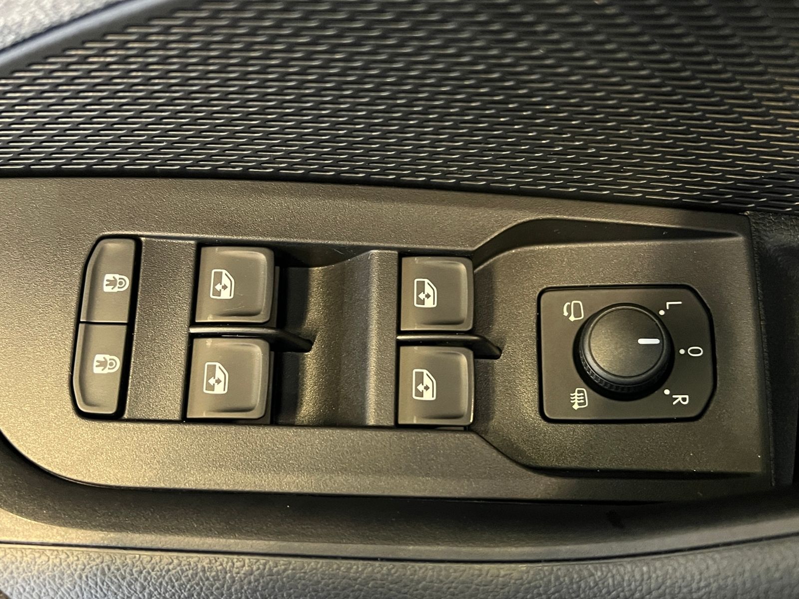 Fahrzeugabbildung SKODA Octavia Combi TOUR 2.0 TDI DSG *AHK, Travel Assi
