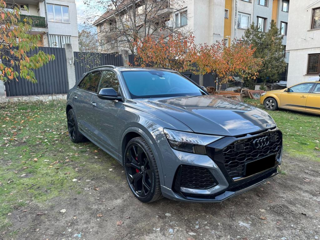 Audi RSQ8