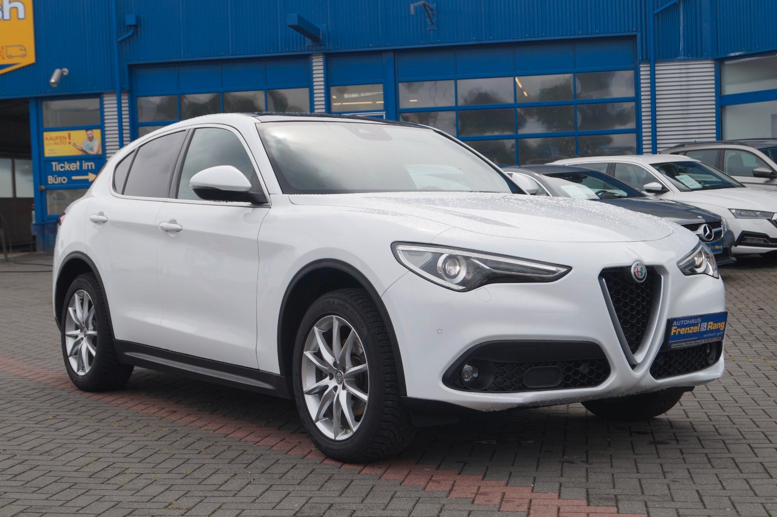 Alfa Romeo Stelvio Q4 *Pano*Navi*Kamera*Blind*SHZ*Front*