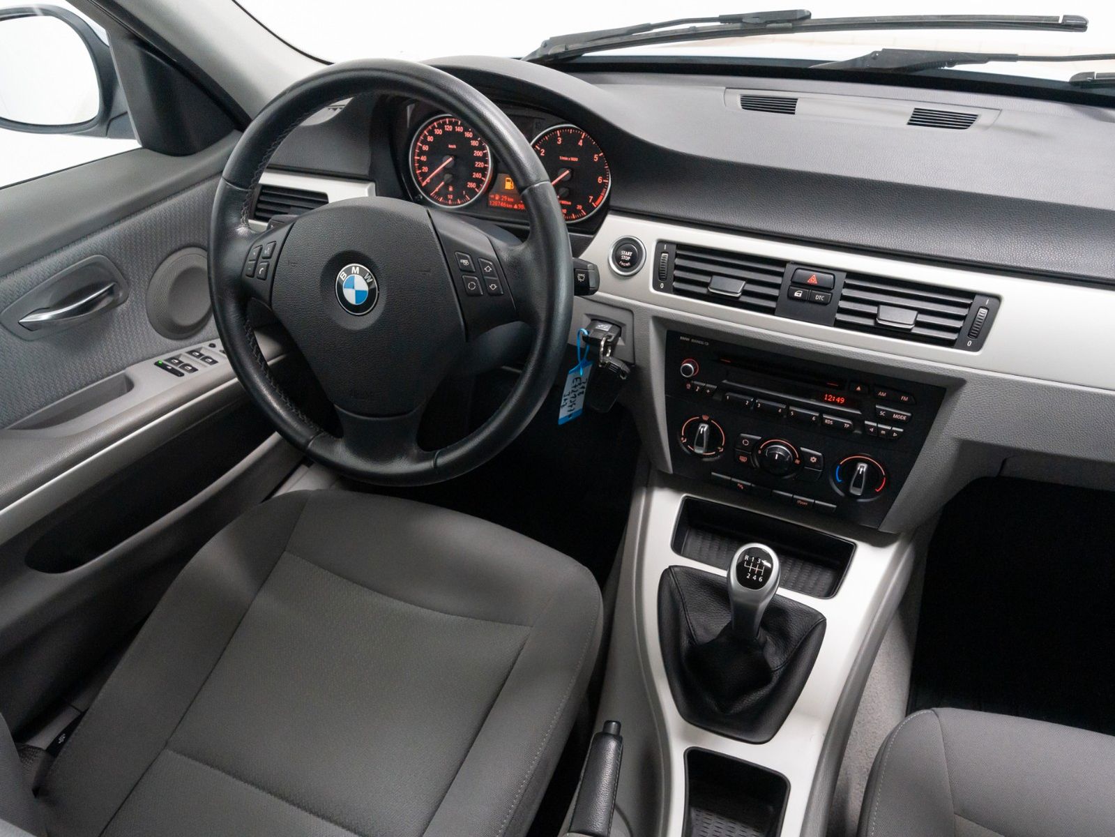 Fahrzeugabbildung BMW 318i PDC Multilenkra Start/Stop Chrome-Line LM