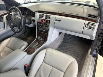 Mercedes E 300 - 7