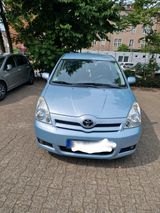 Toyota Duisburg 47166 - Toyota Verso aus 2005