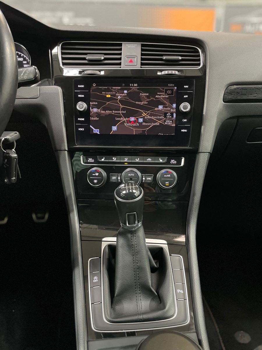 Fahrzeugabbildung Volkswagen Golf 1.5 TSI Sound #ACC#Navi#Carplay#PDC
