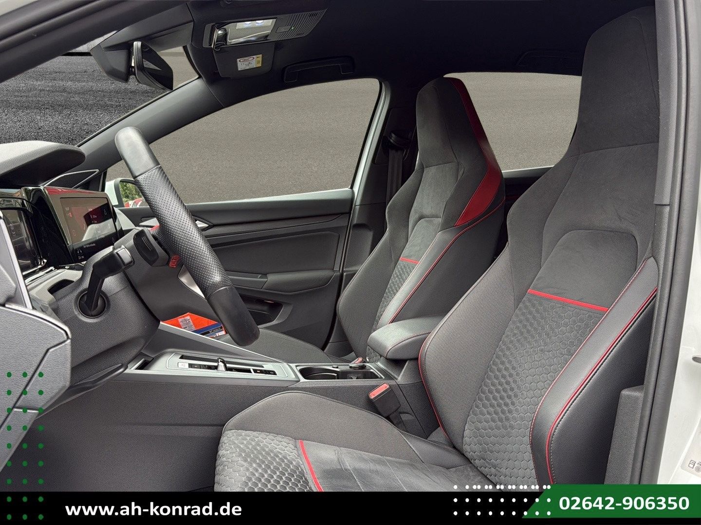 Fahrzeugabbildung Volkswagen Golf VIII Lim. GTI Clubsport 2.0 TSI DSG*HARMANK