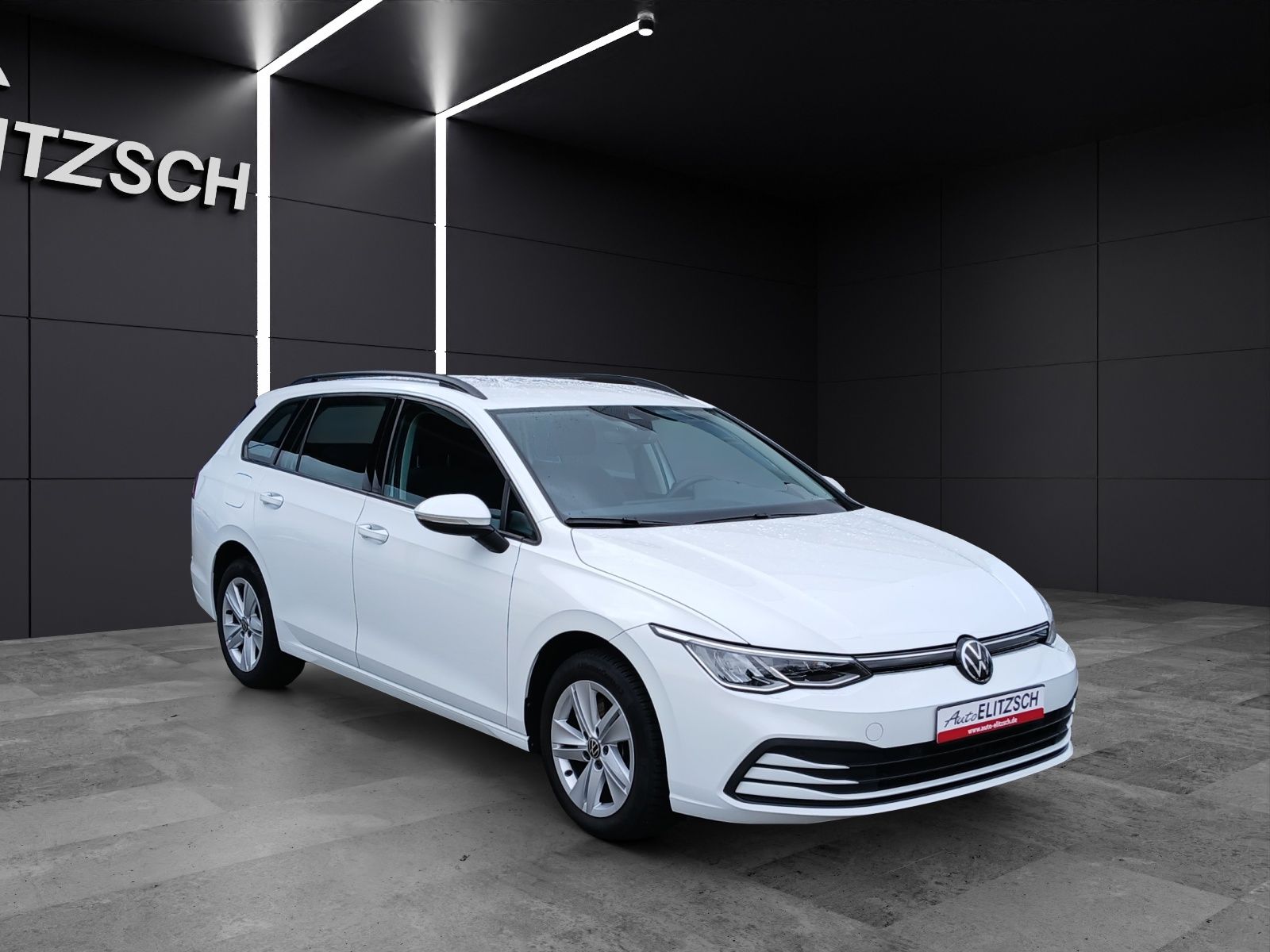 Fahrzeugabbildung Volkswagen Golf VIII Variant TDI Life DSG LED Navi AID ACC