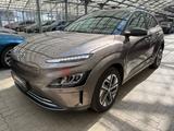 Hyundai Kona Trend   39,2 kWh|ACC|LED|Navi - mit Elektro-Antrieb: Beige, Abstandswarner, mit Klimaautomatik