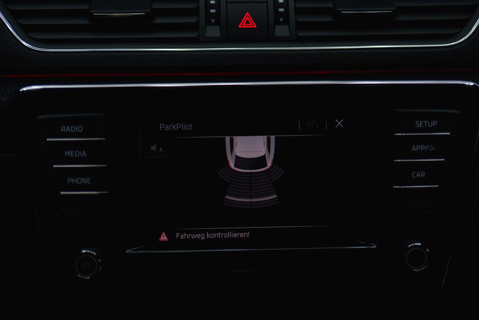 Fahrzeugabbildung SKODA Superb 1.8 TSI Combi Sportline | DAB | Alcantara