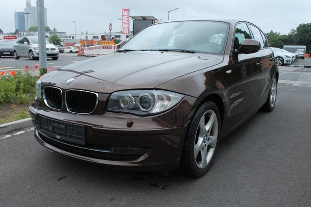 BMW 123d/Navigation/SHZ/PDC/Xenon/GSD