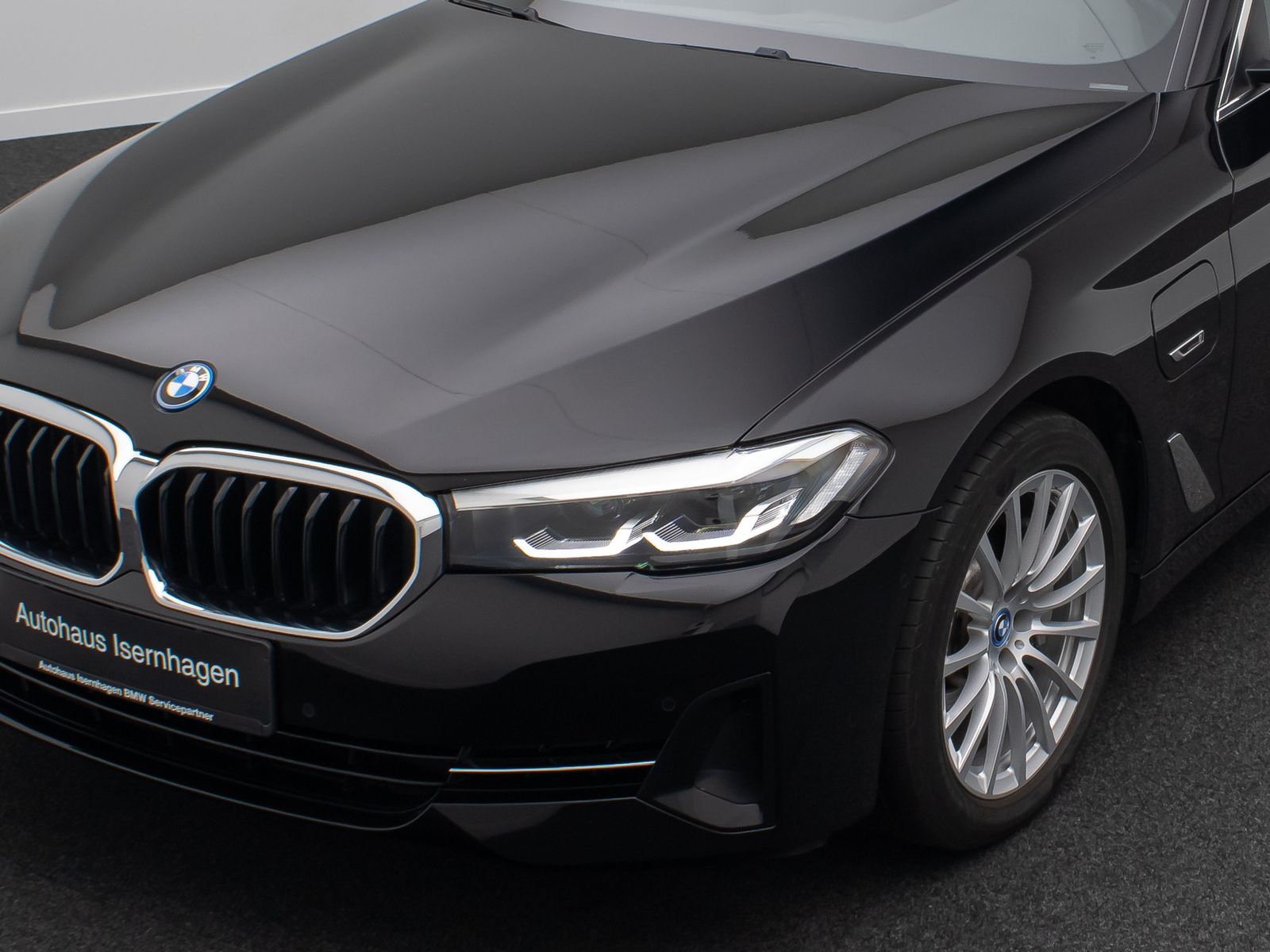 Fahrzeugabbildung BMW 520e GeschwindigReg DAB Kamera CockpitPro Alarm