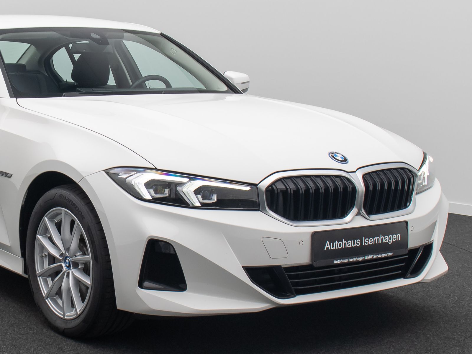 Fahrzeugabbildung BMW 330e GeschwindigReg PDC CockpitPlus DAB Sport