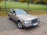 Mercedes-Benz E 200 AKTIV Aktiv - Mercedes-Benz E-Klasse: Aktiv