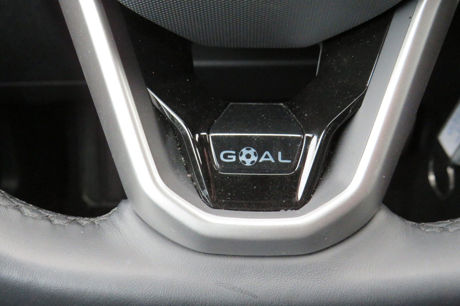 Fahrzeugabbildung Volkswagen T-CROSS DSG GOAL AHK PDC NAVI ASSISTENT-PA. 1.HD