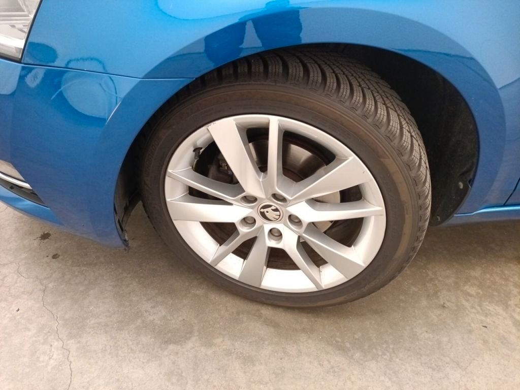Fahrzeugabbildung SKODA Octavia Combi Style 1.5TSI LED/NAVI/SHZ/AHK