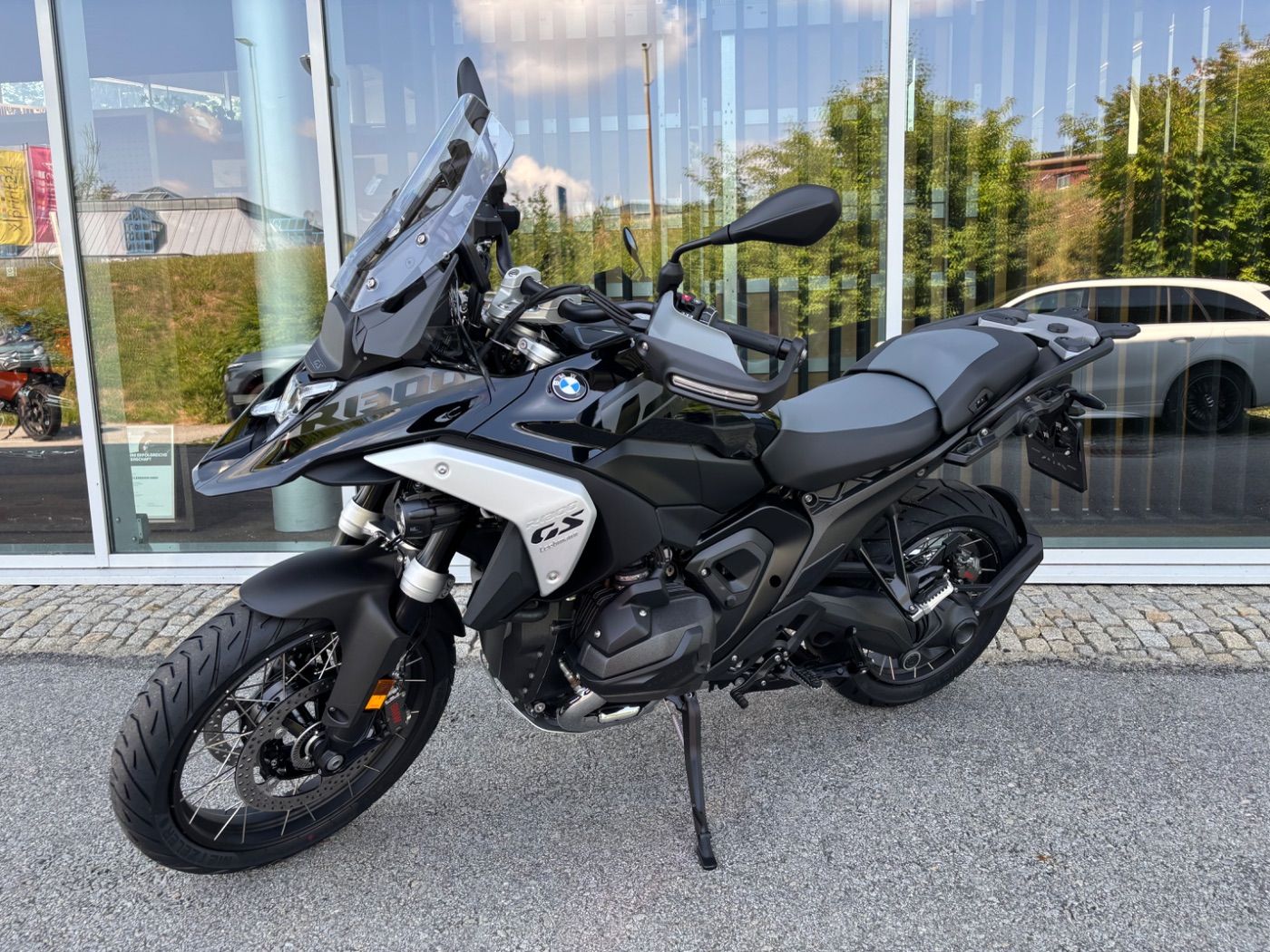 Fahrzeugabbildung BMW R 1300 GS Triple Black 3 Pakete ASA